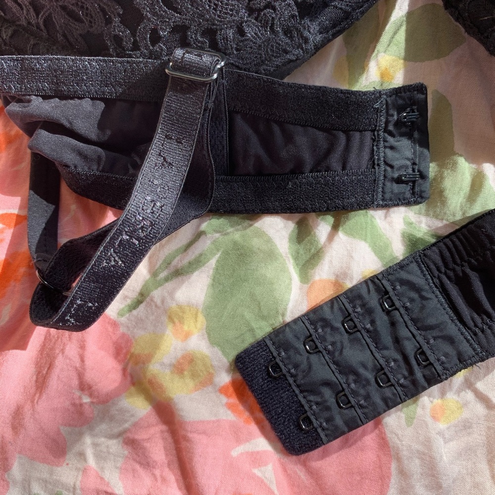 🔥La Perla black lace bra size 36D - Picture 15 of 16